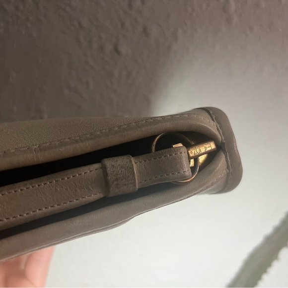 VTG coach basic bag in the color bone. Fair condition. Made in New York - Picture 8 of 11